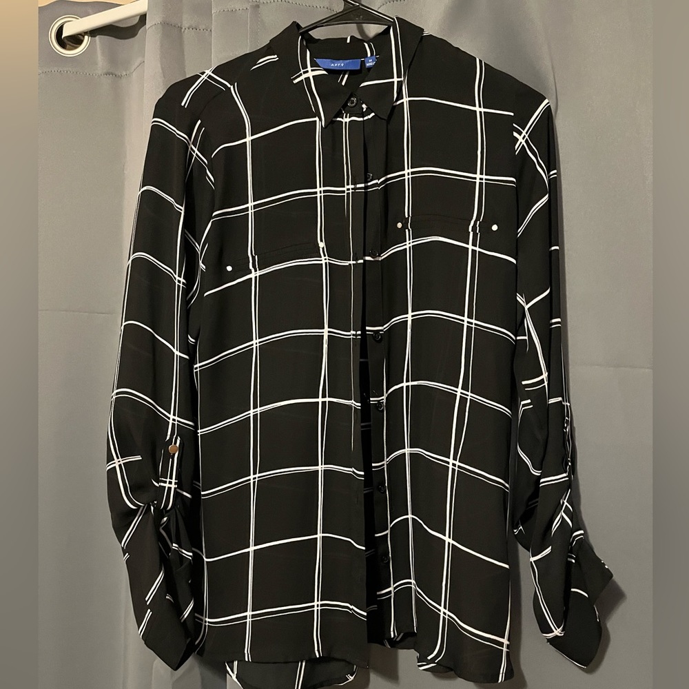 Apt. 9 Pattern Top. 3/4 sleeve.